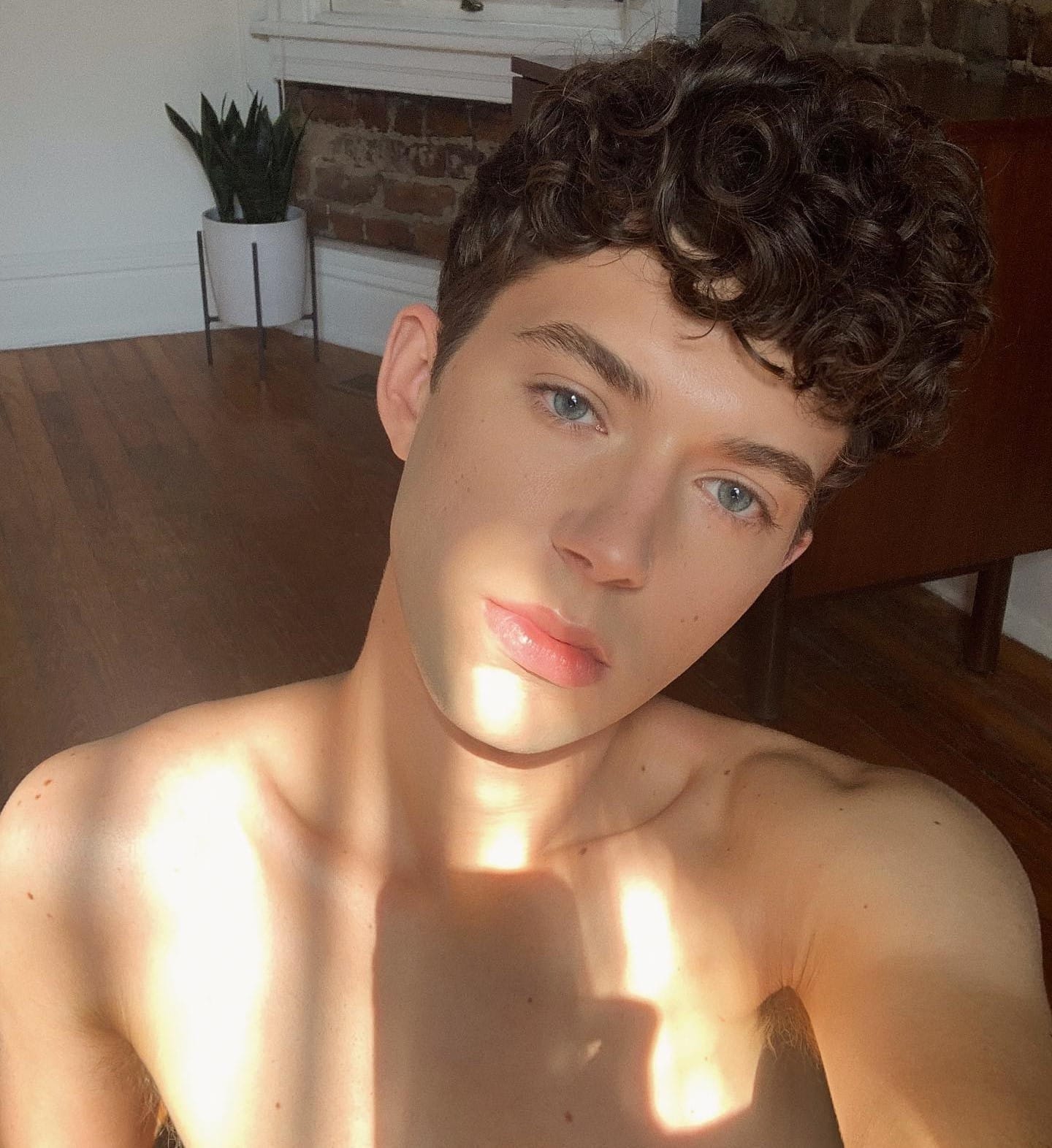 American Instagram model 